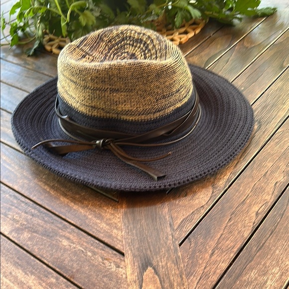 Scala Pronto - Stylish Blue and Tan Woven Hat   JT - Picture 1 of 4